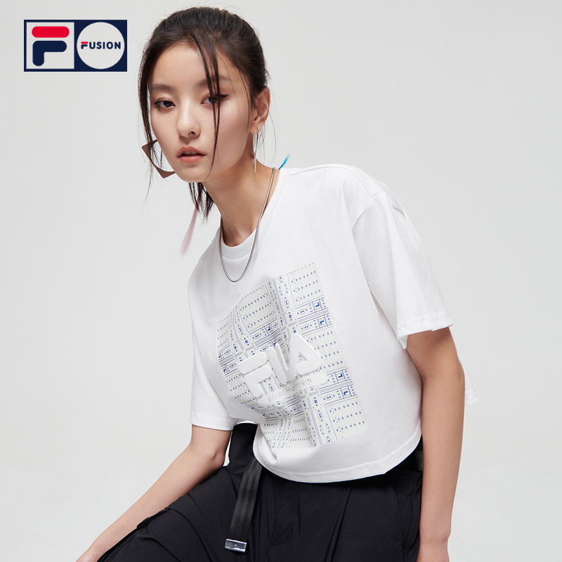 [Online Exclusive] FILA FUSION Women's Cross Over FILA x White Mountaineering Short Sleeve Tee